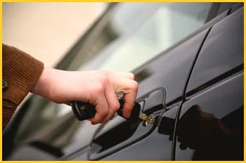 Exclusive Locksmith Service Anaheim, CA 714-923-1198 - 18-car-unlock